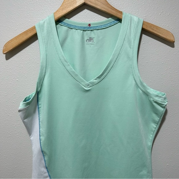 ALO Yoga Coolfit Tank Top - Picture 2 of 6